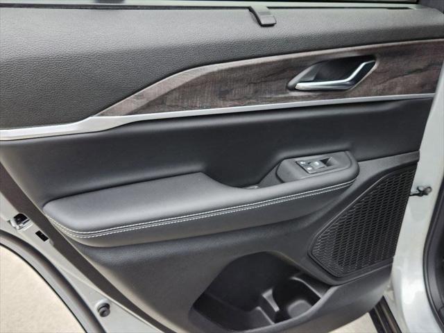 new 2025 Jeep Grand Cherokee car, priced at $48,915