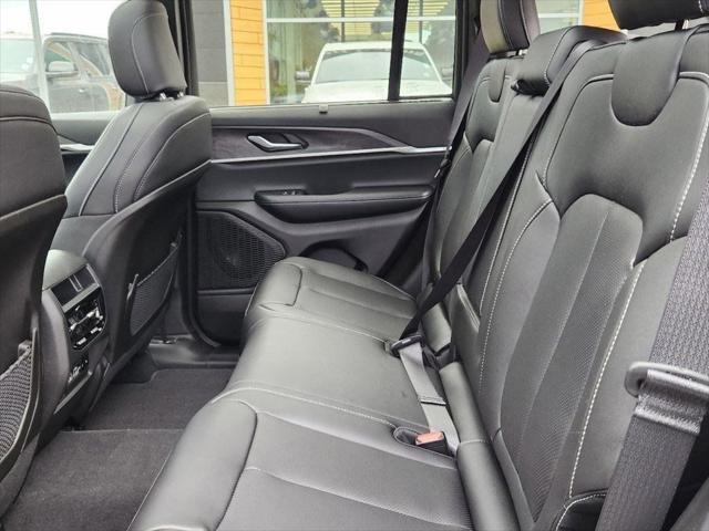 new 2025 Jeep Grand Cherokee car, priced at $48,915