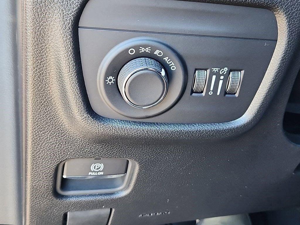 new 2025 Jeep Grand Cherokee L car, priced at $45,289