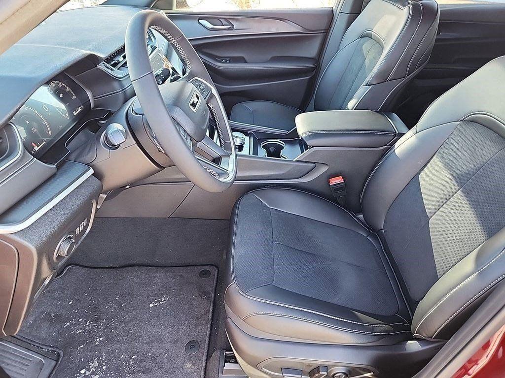 new 2025 Jeep Grand Cherokee L car, priced at $42,330