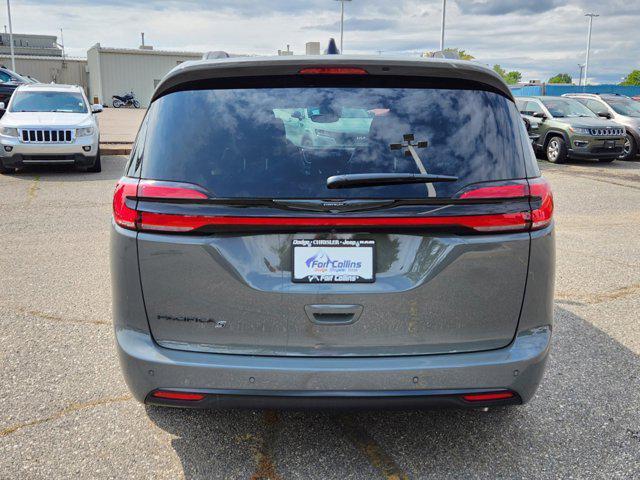 new 2024 Chrysler Pacifica car, priced at $40,178