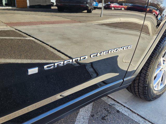 used 2022 Jeep Grand Cherokee car, priced at $33,494