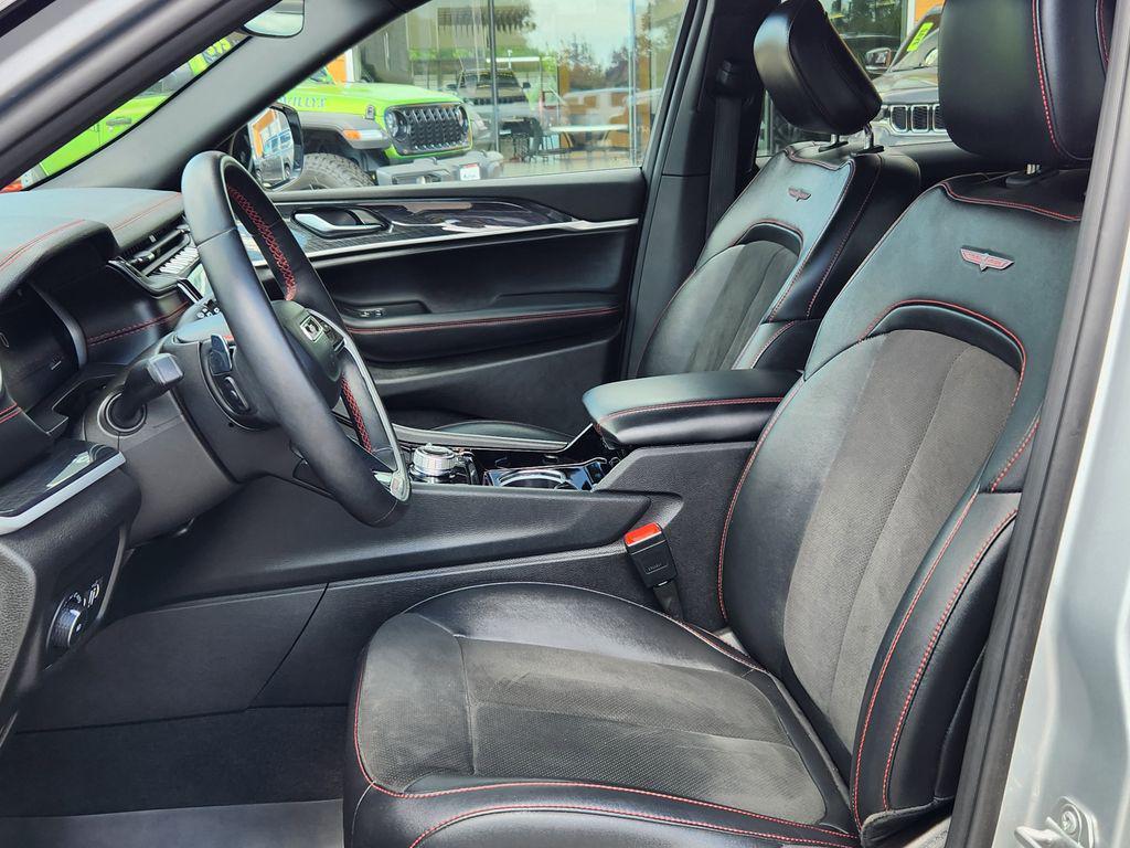 used 2022 Jeep Grand Cherokee car, priced at $31,495