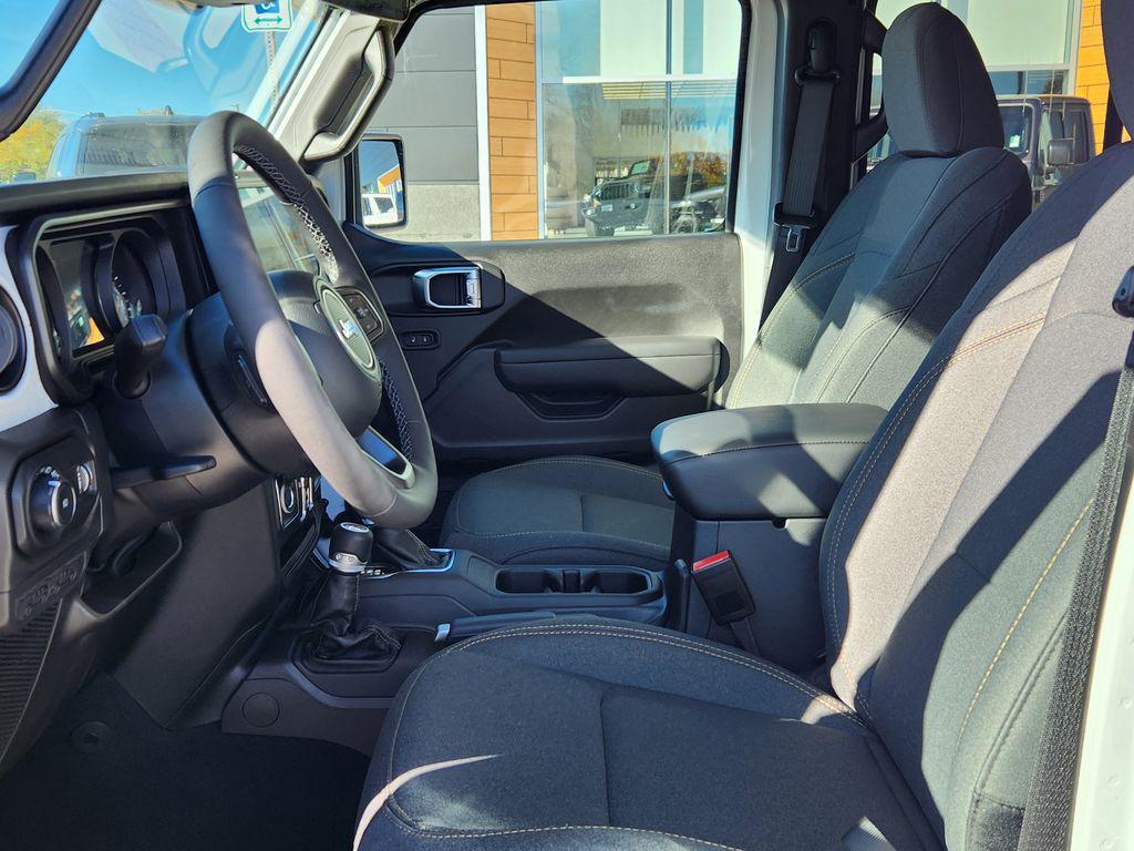 new 2025 Jeep Wrangler car, priced at $37,666