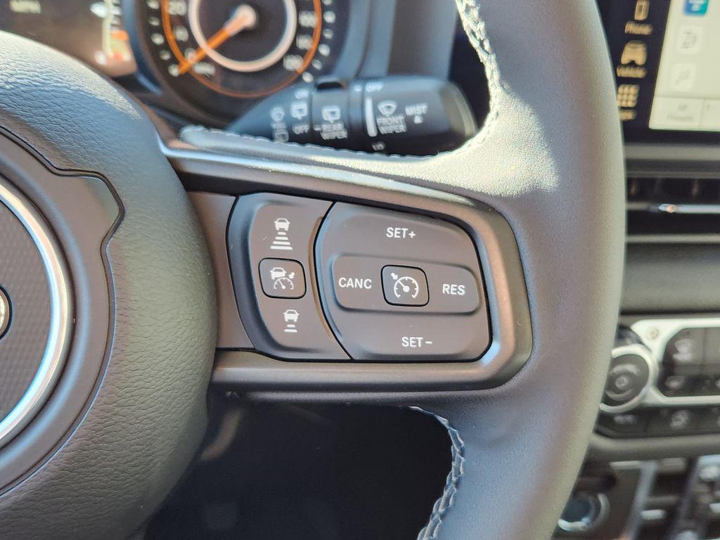 new 2025 Jeep Wrangler car, priced at $37,666