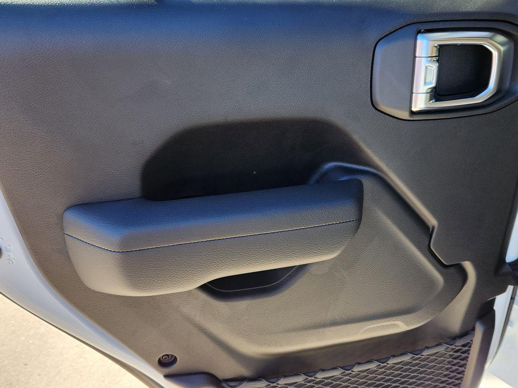 new 2025 Jeep Wrangler car, priced at $37,666