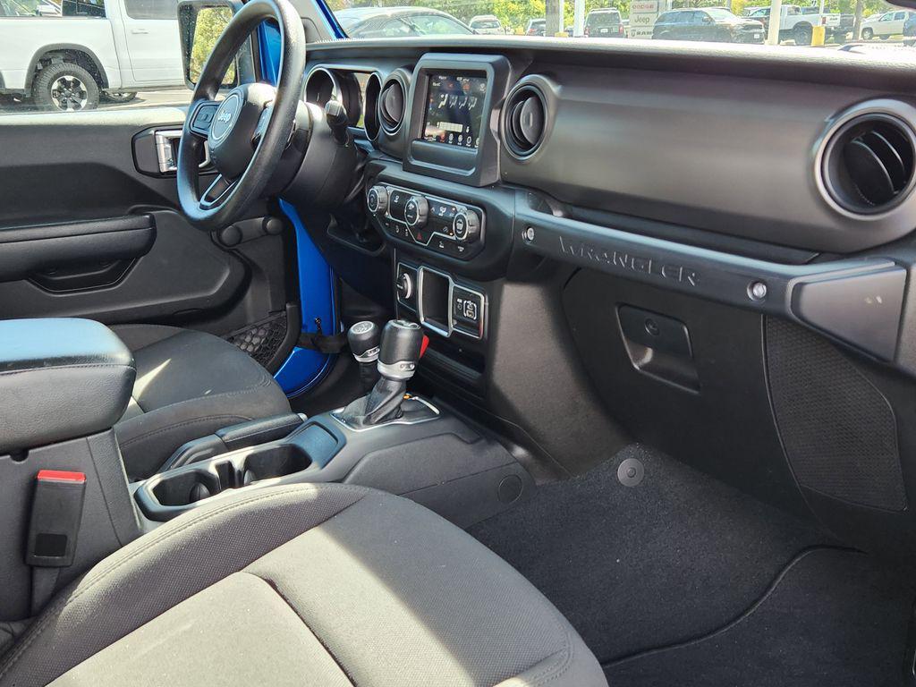 used 2022 Jeep Wrangler Unlimited car, priced at $27,495