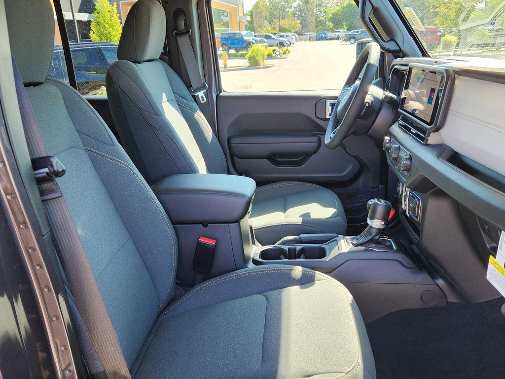 new 2025 Jeep Wrangler car, priced at $38,956