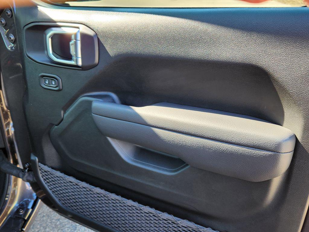 new 2025 Jeep Wrangler car, priced at $38,956