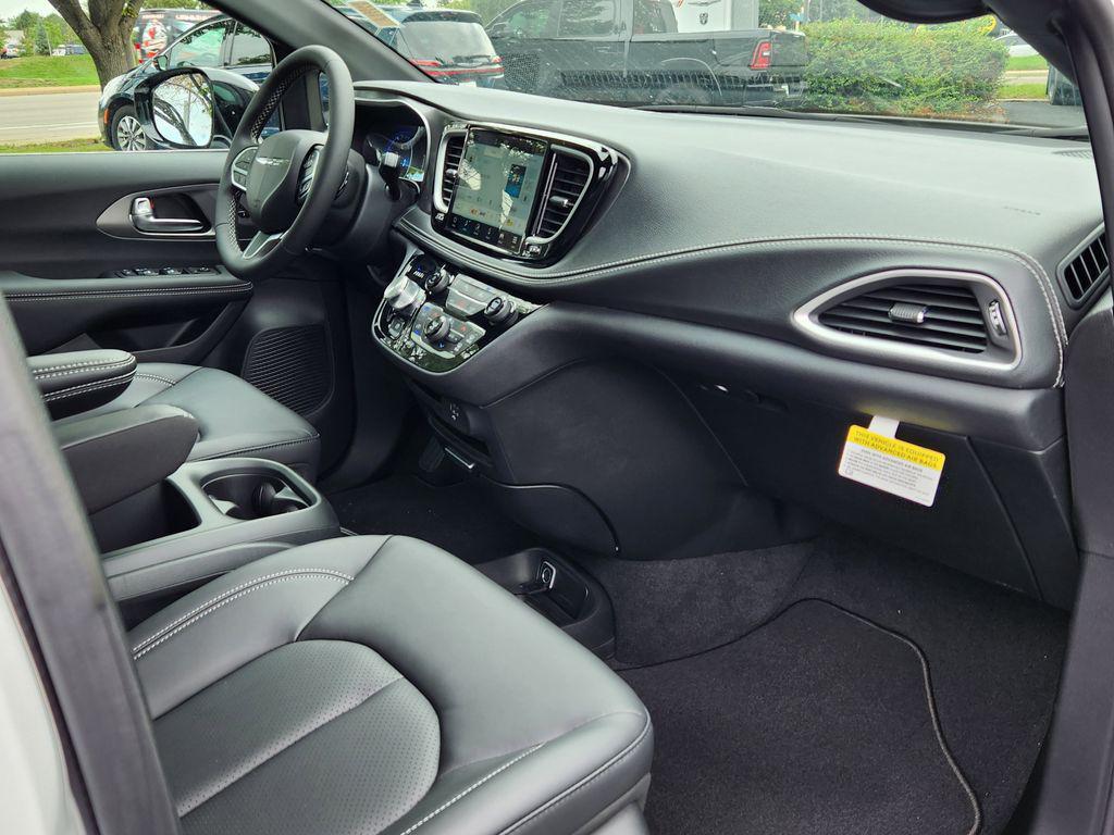 new 2026 Chrysler Pacifica car, priced at $38,387