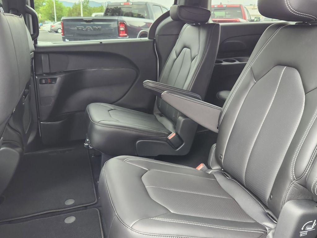 new 2026 Chrysler Pacifica car, priced at $38,387
