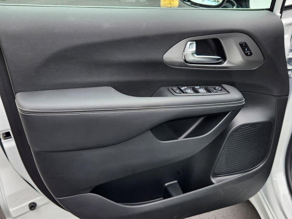 new 2026 Chrysler Pacifica car, priced at $38,387