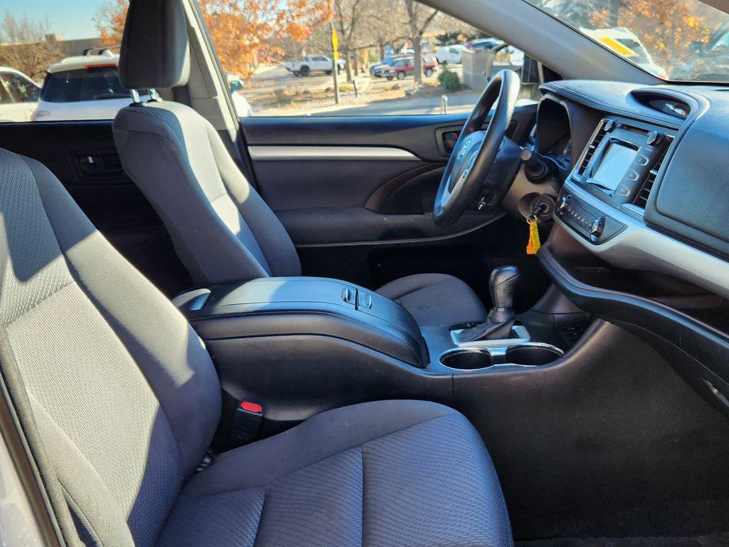 used 2016 Toyota Highlander car, priced at $17,395