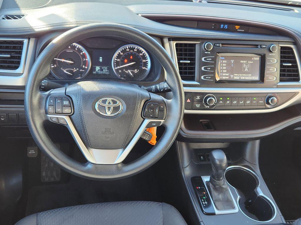 used 2016 Toyota Highlander car, priced at $17,395