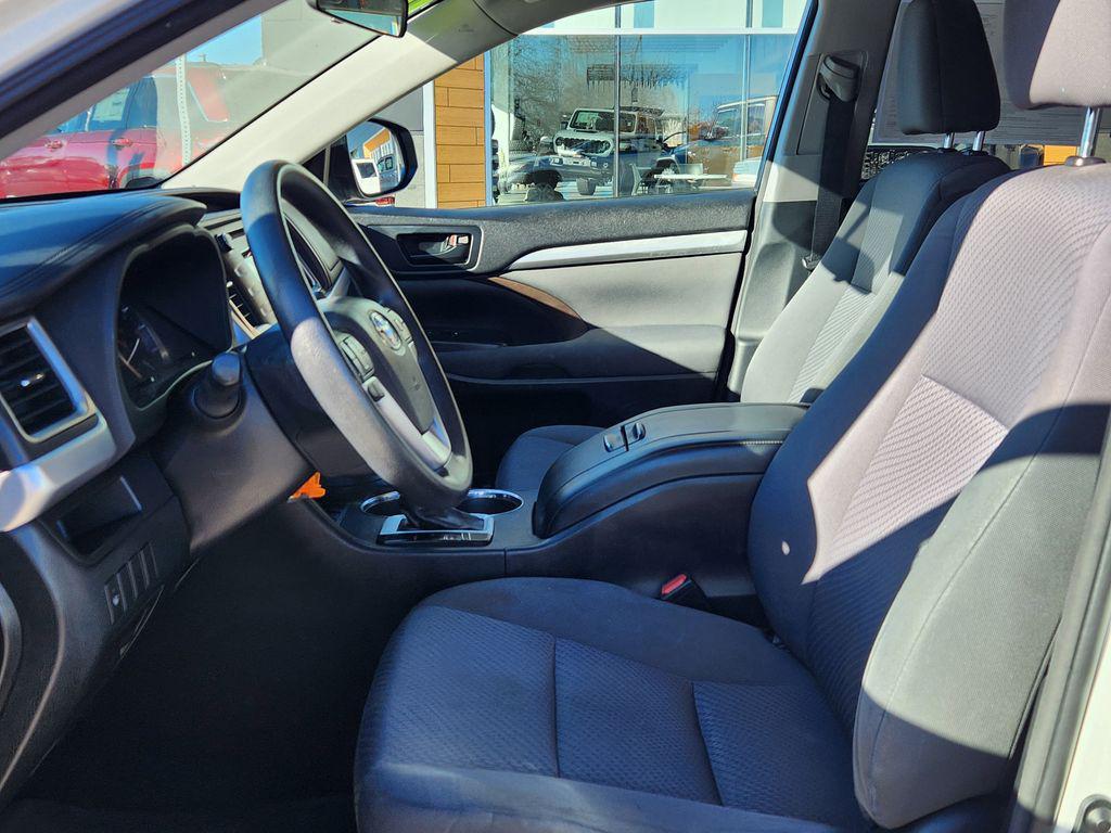 used 2016 Toyota Highlander car, priced at $17,395