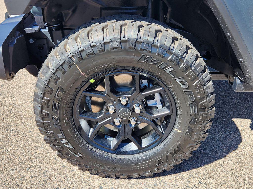 new 2025 Jeep Wrangler car, priced at $45,557