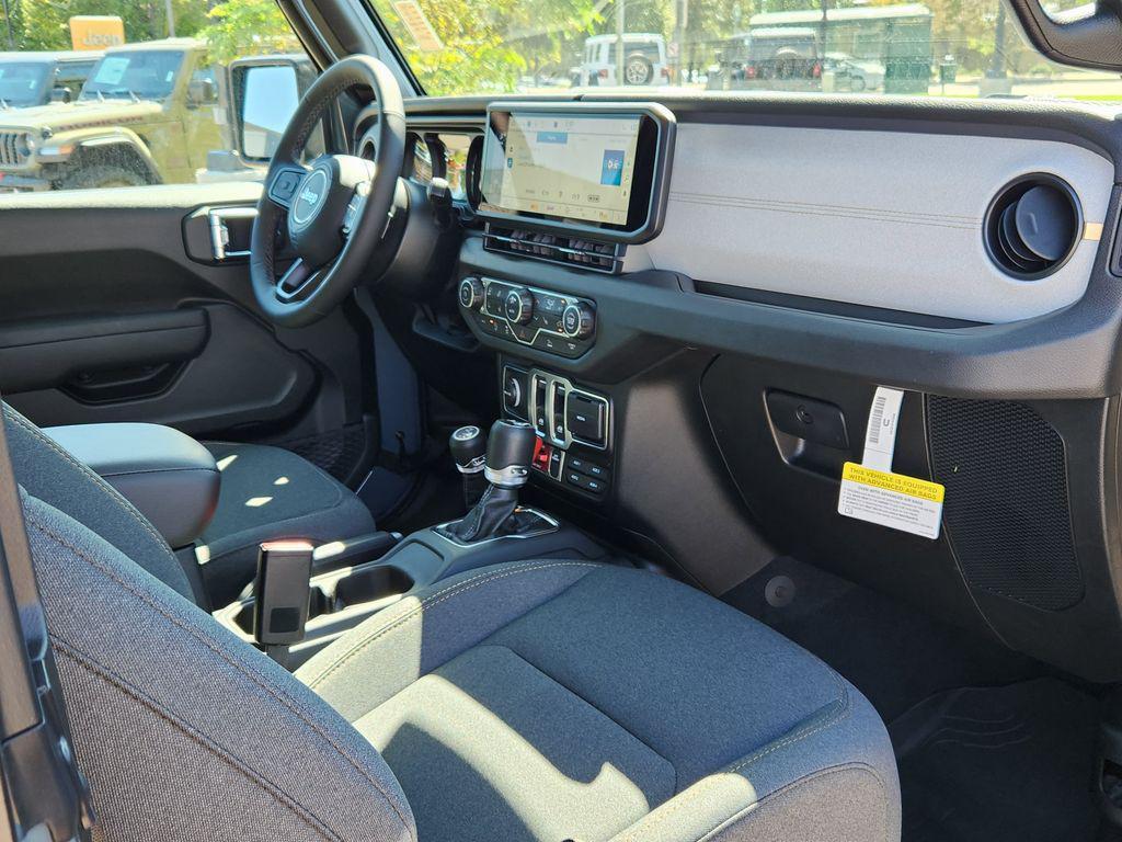 new 2025 Jeep Wrangler car, priced at $45,557