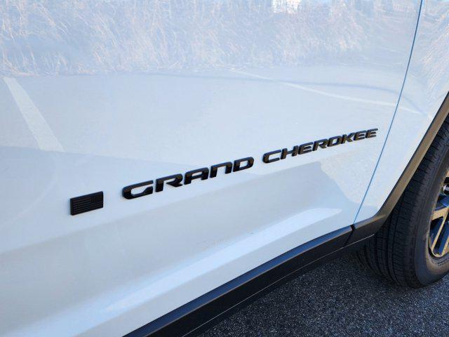 new 2025 Jeep Grand Cherokee car, priced at $43,734