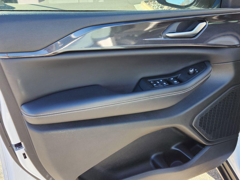 used 2023 Jeep Grand Cherokee car, priced at $33,495