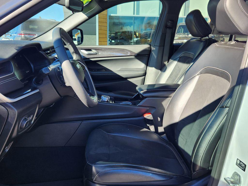 used 2023 Jeep Grand Cherokee car, priced at $33,495