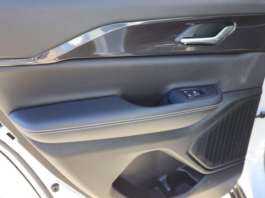 used 2023 Jeep Grand Cherokee car, priced at $33,495