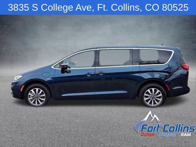 new 2025 Chrysler Pacifica Hybrid car, priced at $43,979