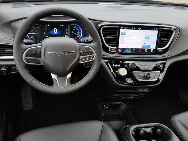 new 2025 Chrysler Pacifica Hybrid car, priced at $43,979