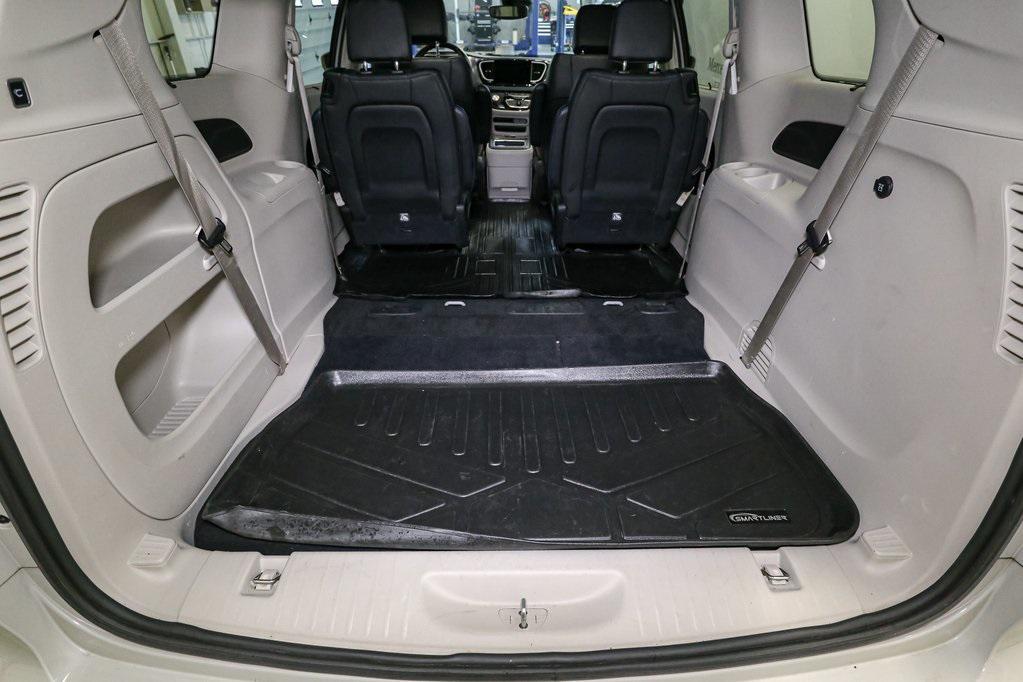 used 2021 Chrysler Pacifica car, priced at $25,850