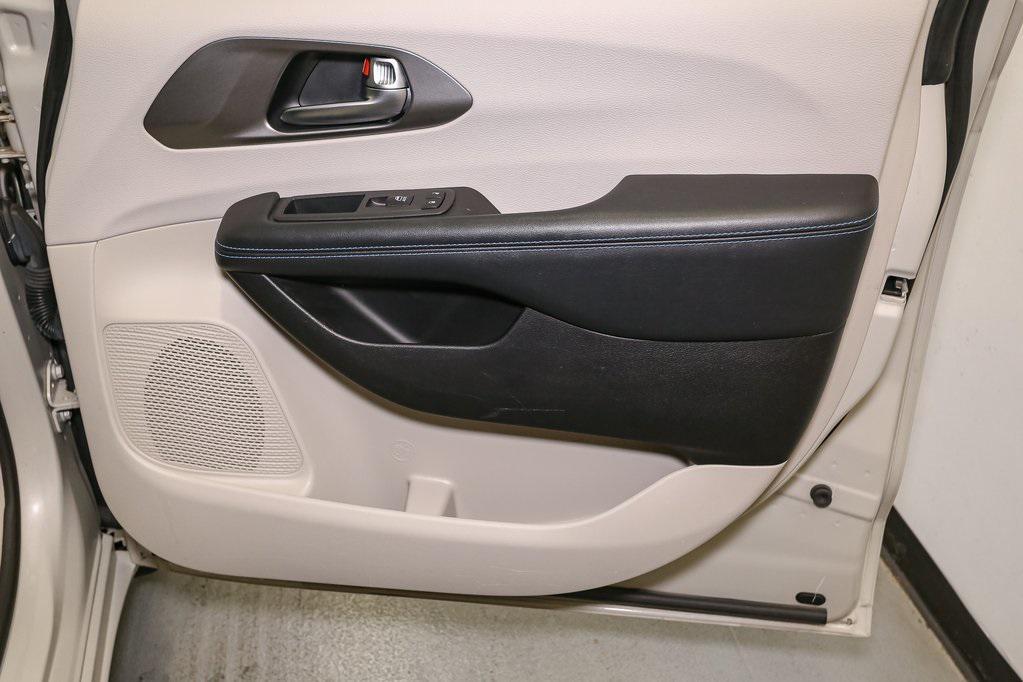 used 2021 Chrysler Pacifica car, priced at $25,850