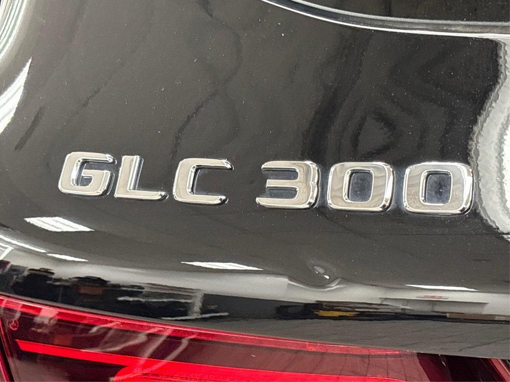 used 2022 Mercedes-Benz GLC 300 car