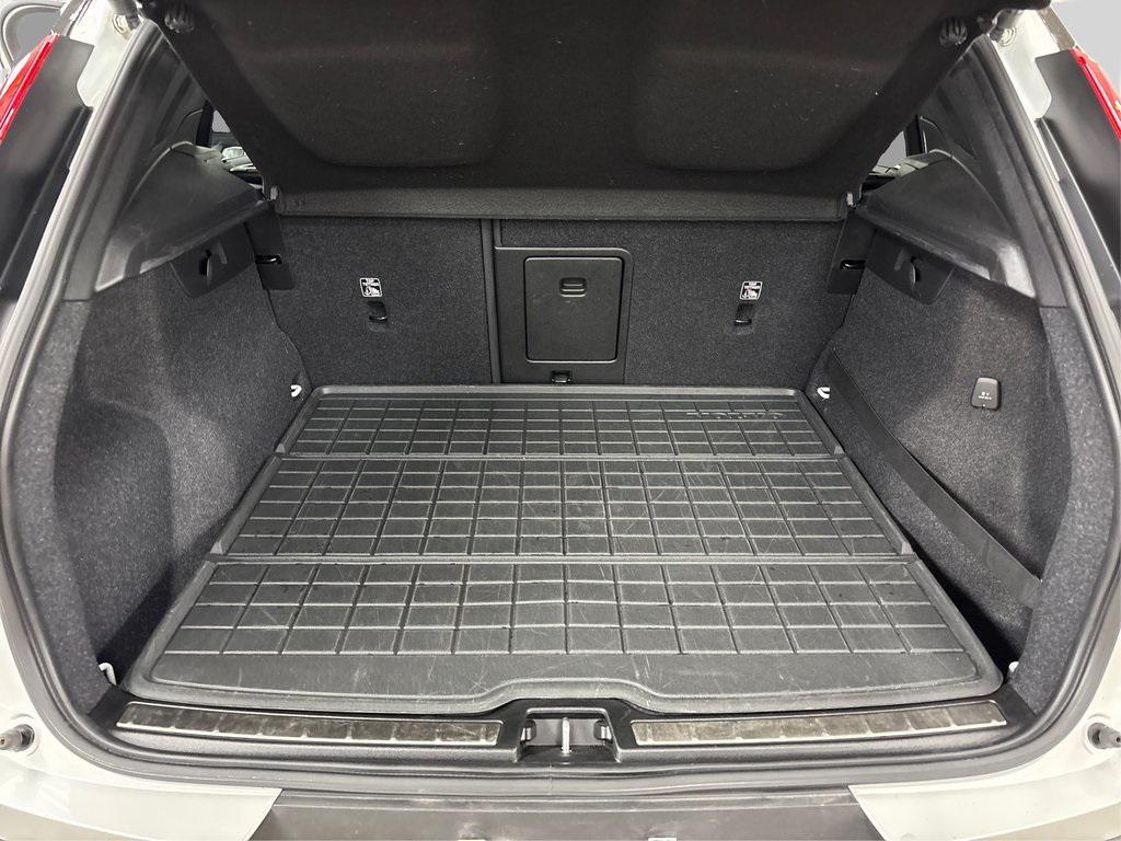 used 2021 Volvo XC40 car, priced at $24,950
