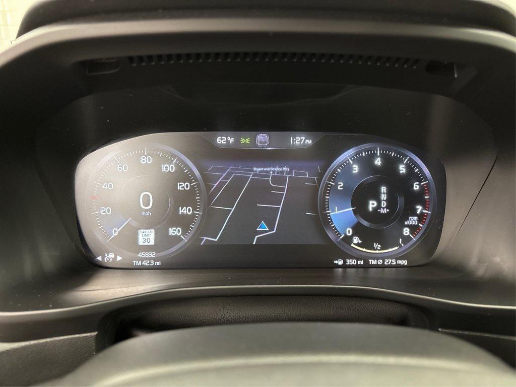 used 2021 Volvo XC40 car, priced at $24,950