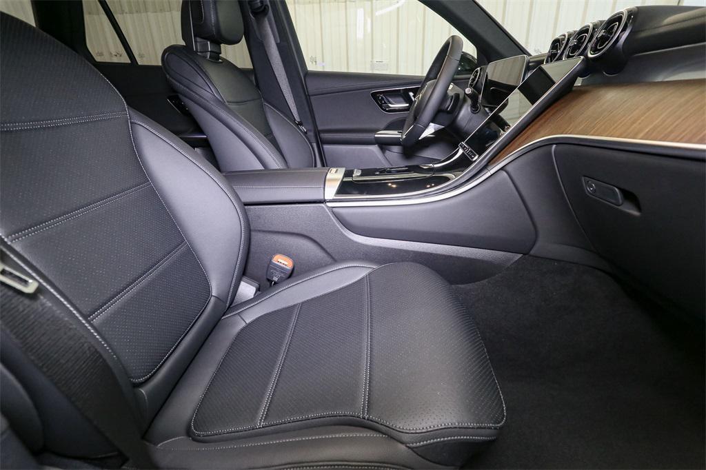 new 2025 Mercedes-Benz GLC 300 car, priced at $53,165