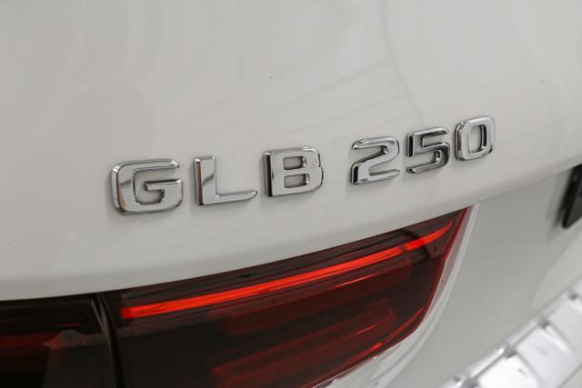 new 2024 Mercedes-Benz GLB 250 car, priced at $52,985