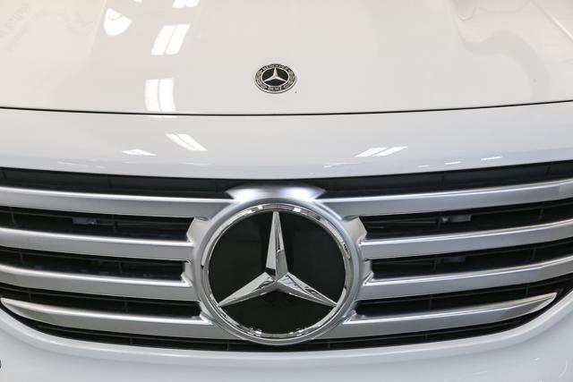 new 2024 Mercedes-Benz GLB 250 car, priced at $52,985