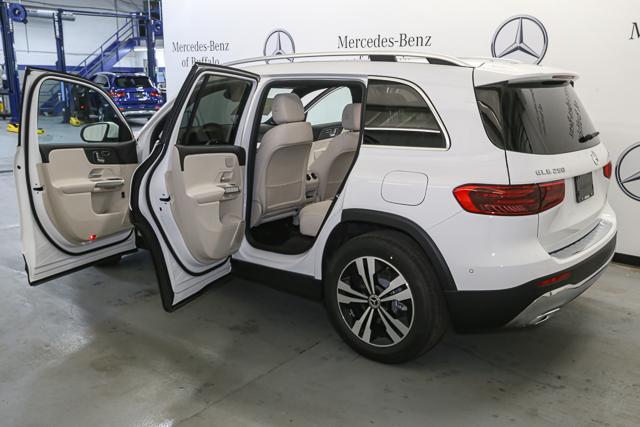 new 2024 Mercedes-Benz GLB 250 car, priced at $52,985