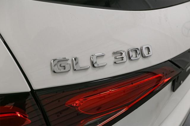 new 2025 Mercedes-Benz GLC 300 car