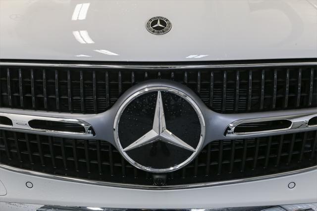 new 2024 Mercedes-Benz GLC 300 car