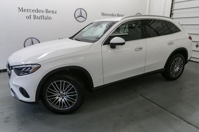 new 2024 Mercedes-Benz GLC 300 car