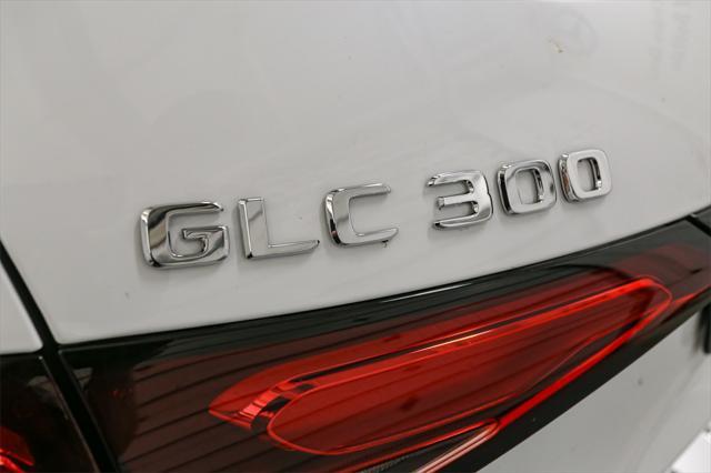 new 2025 Mercedes-Benz GLC 300 car