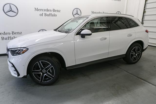 new 2025 Mercedes-Benz GLC 300 car