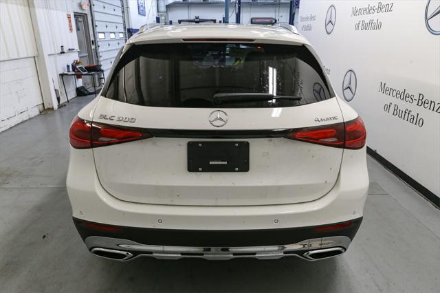 new 2024 Mercedes-Benz GLC 300 car