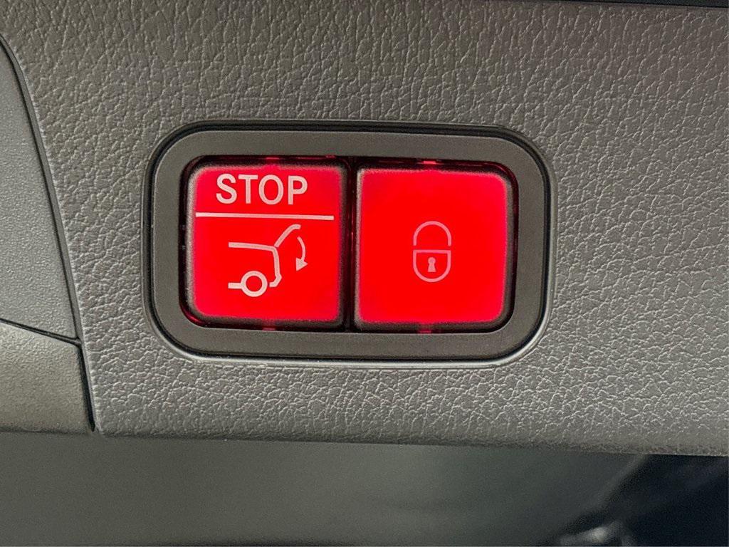 used 2025 Mercedes-Benz GLB 250 car, priced at $45,650