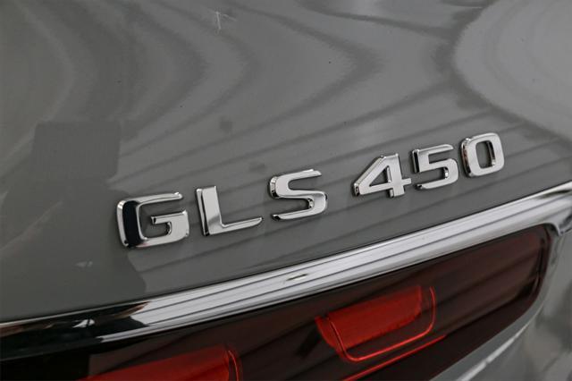 new 2025 Mercedes-Benz GLS 450 car