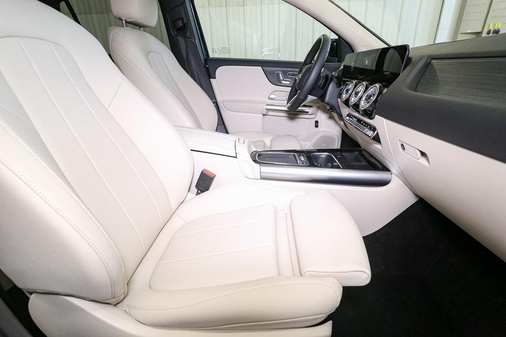 used 2025 Mercedes-Benz GLA 250 car, priced at $45,350
