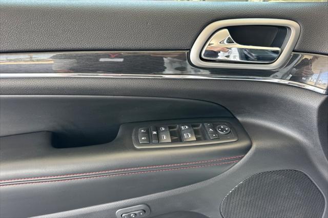 used 2017 Jeep Grand Cherokee car, priced at $20,884