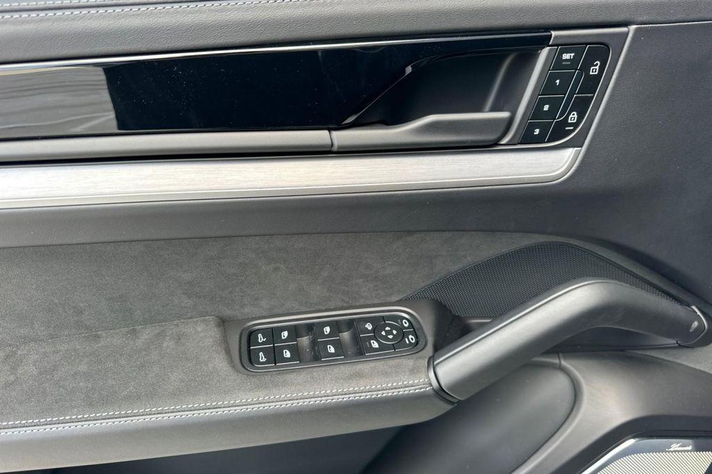 new 2025 Porsche Cayenne car, priced at $159,375