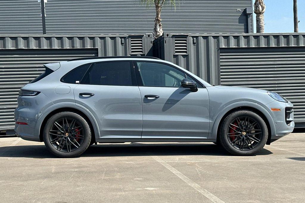 new 2025 Porsche Cayenne car, priced at $152,135