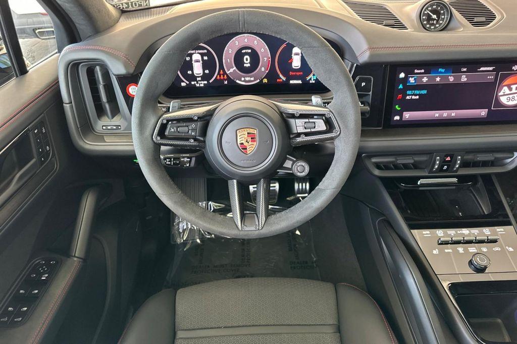 new 2025 Porsche Cayenne car, priced at $152,135