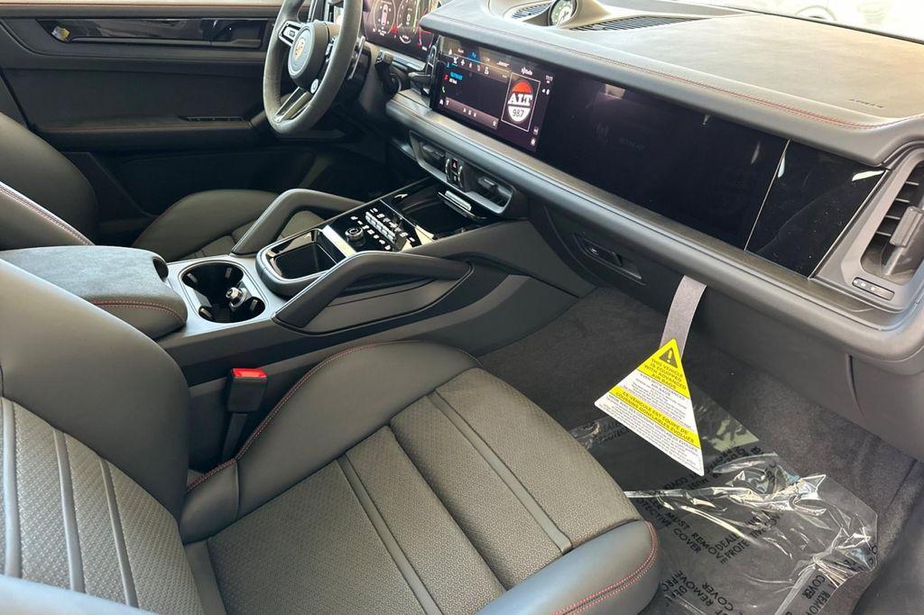 new 2025 Porsche Cayenne car, priced at $152,135